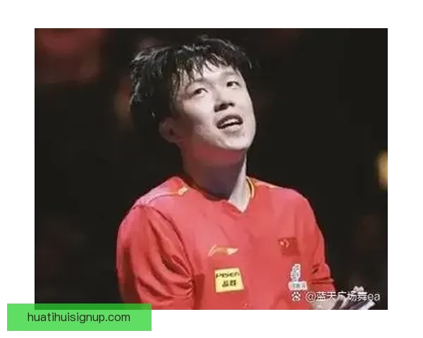 王楚钦接受采访时突然双手撑地拼尽全力感动无数球迷 王楚钦接受采访时突然双手撑地拼尽全力感动无数球迷