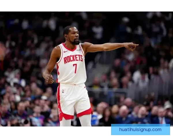 杜兰特25分6篮板终结老鹰11连胜 末节与队友热聊咧嘴大笑 杜兰特25分6篮板终结老鹰11连胜 末节与队友热聊咧嘴大笑